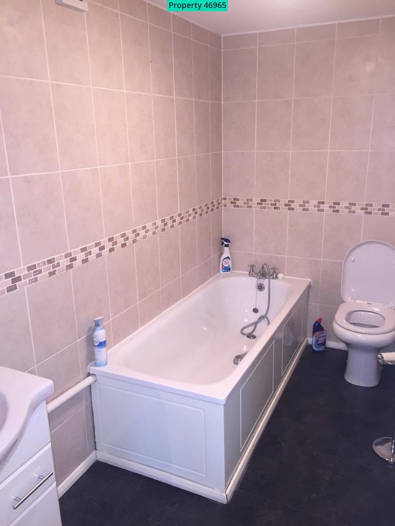 Beckenham Road, Beckenham, Br3 4rl 2 Bed Flat - £1,095 Pcm (£253 Pw)