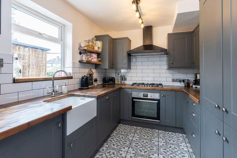 27 Warrenne Road, Brockham, Betchworth, RH3 7JY