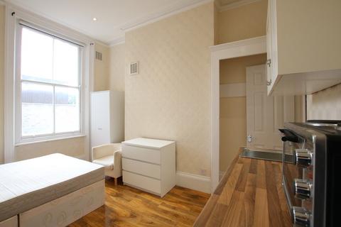 Studio to rent, Goldney Road, London, W9