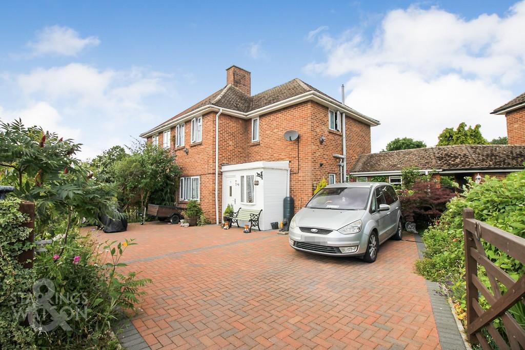 Joyce Road, Bungay 3 bed semidetached house £220,000