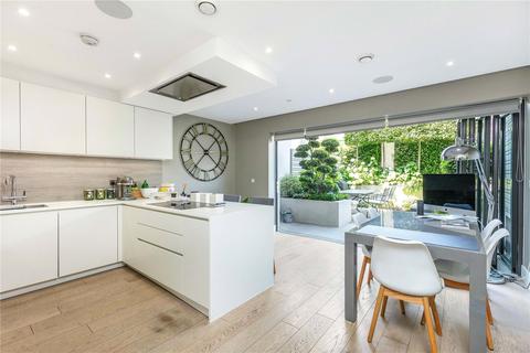 15 Noel Square, Teddington, TW11 8JA
