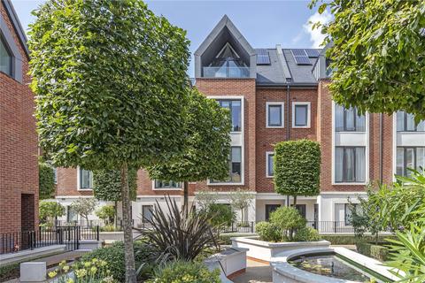 15 Noel Square, Teddington, TW11 8JA