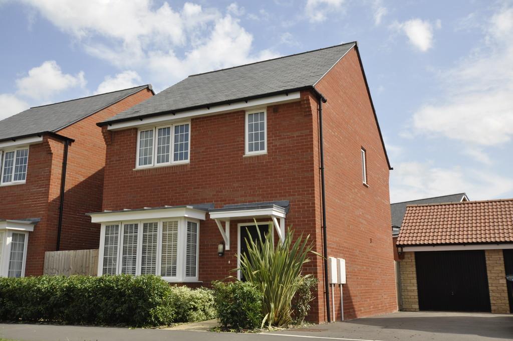 Littlewood Way, Cheddar 3 bed detached house £1,350 pcm (£312 pw)