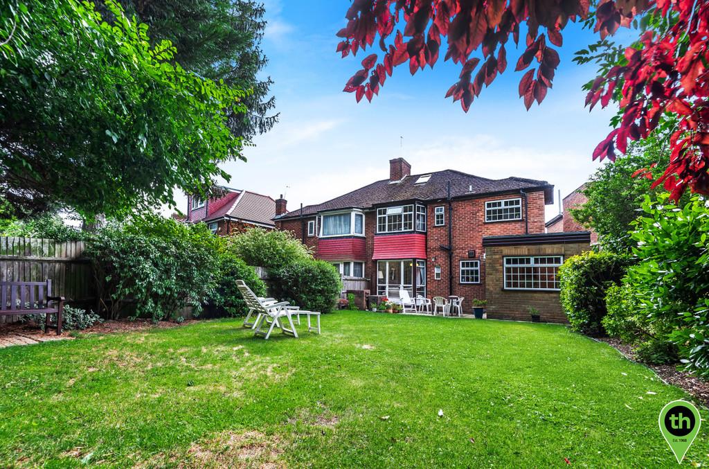 Parsons Crescent, Edgware 4 bed semidetached house £750,000