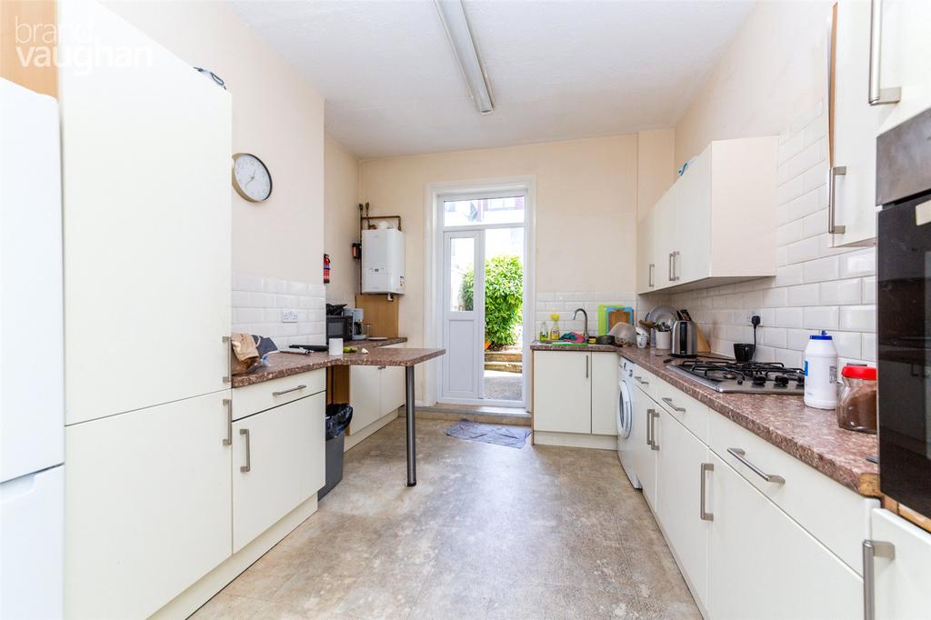 De Montfort Road, Brighton, BN2 5 bed terraced house £3,142 pcm (£725 pw)
