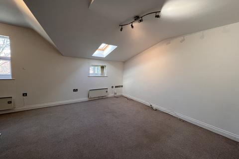 2 bedroom apartment to rent - Park House, Monton Road