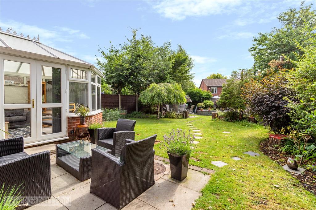 Bellingham Close, Shaw, Oldham, OL2 3 bed semidetached house £260,000