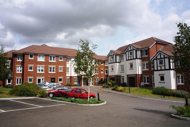 Hadlow Road, Tonbridge 1 bed apartment - £135,000