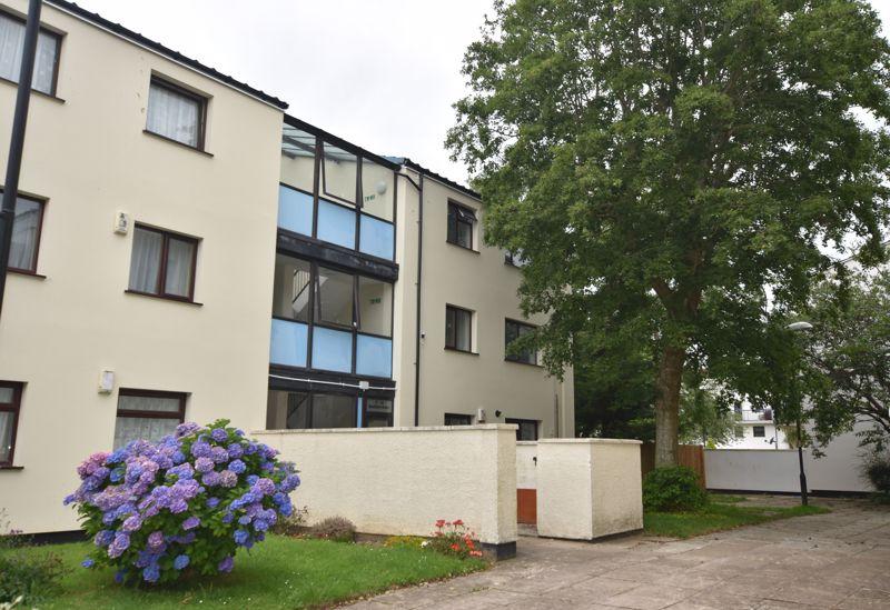 Madden Road, Plymouth 2 bed apartment £775 pcm (£179 pw)