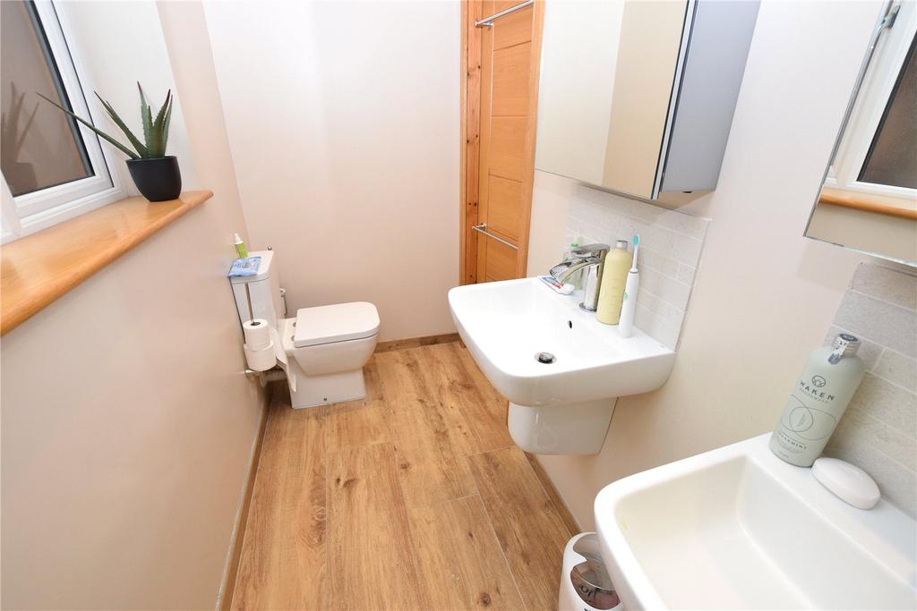 En-Suite Shot 2