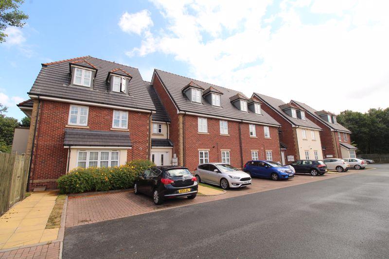 Coppice Road, Walsall Wood, Walsall, WS9 9AD 2 bed apartment £110,000