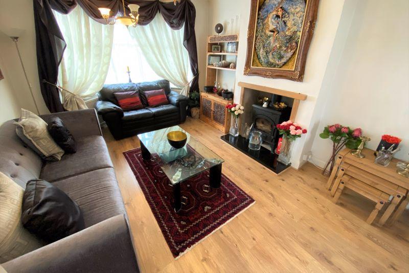 Russell Lane, Whetstone, London, N20 0AP 3 bed semidetached house £