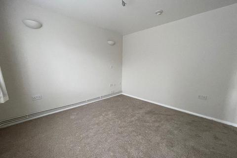 undefined, Birchen Grove, Luton, LU2 7TS