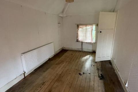 37 Ferns Road, Wirral, CH63 2PE