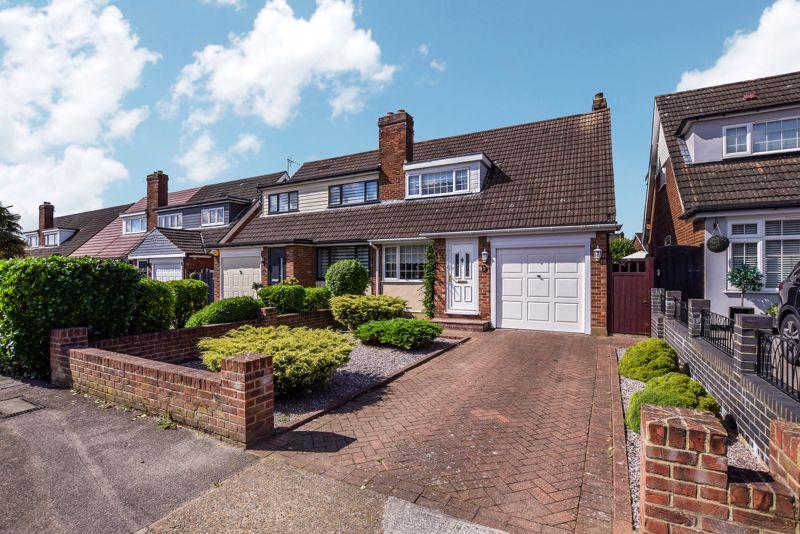 Morley Hill, StanfordLeHope 2 bed chalet £350,000