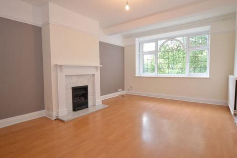 2 bedroom maisonette to rent, Uxbridge Road, Hatch End