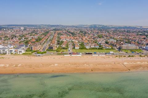 10 Bernard Road, Worthing, BN11 5EL