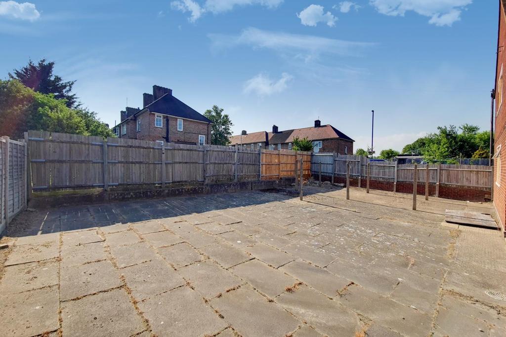 6 Garden-1.jpg