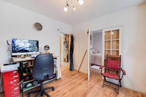 262 Waters Road, London, SE6 1UJ