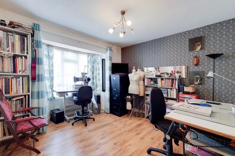 262 Waters Road, London, SE6 1UJ