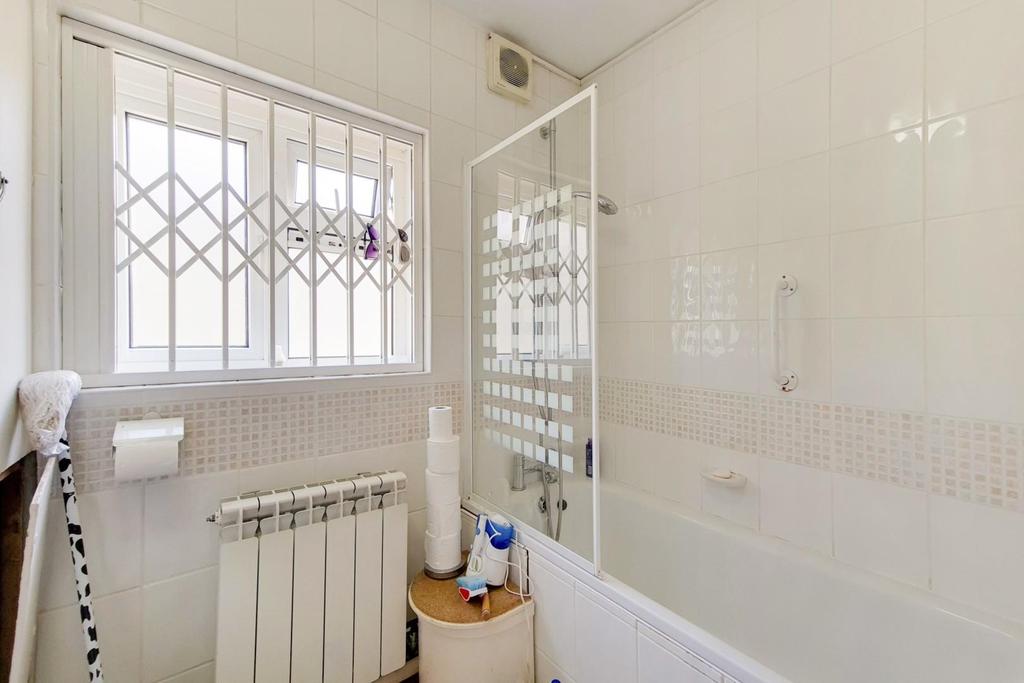 5 Bathroom-1.jpg