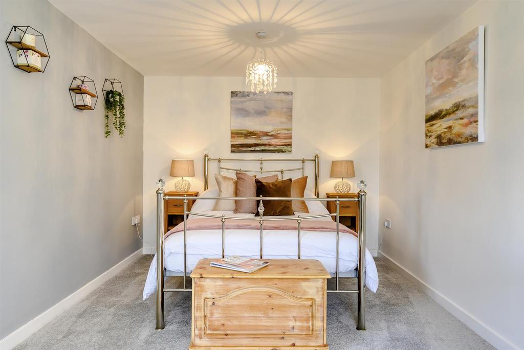 8472709-interior40.jpg