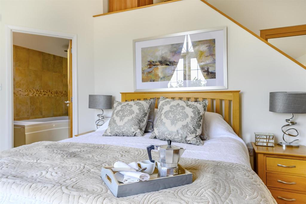 8472709-interior53.jpg