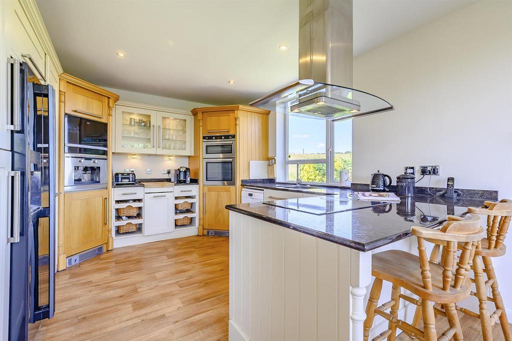 8472709-interior19.jpg