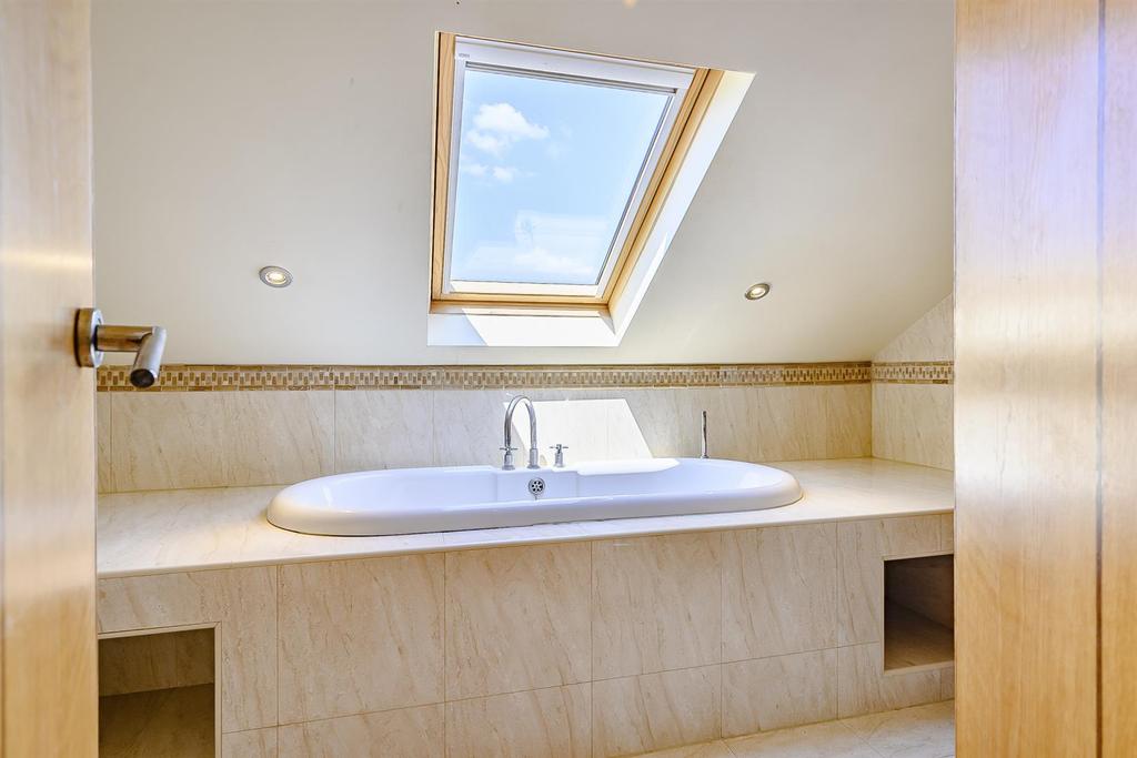 8472709-interior43.jpg