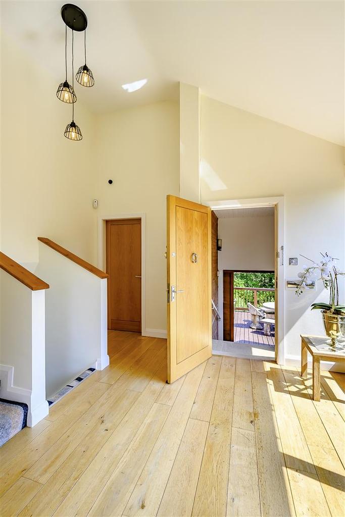 8472709-interior02.jpg