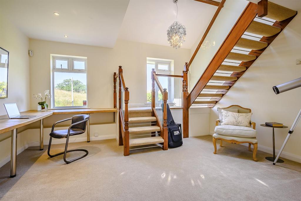8472709-interior24.jpg