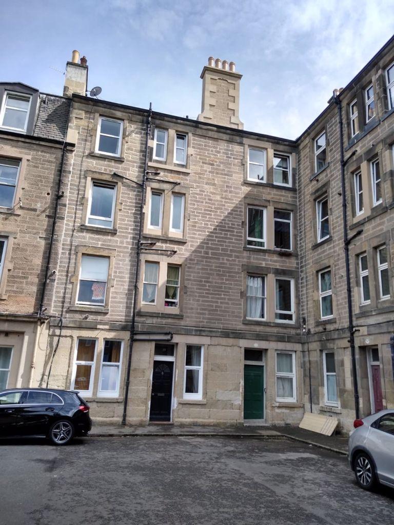 LOWER GRANTON ROAD, EDINBURGH, EH5 3RT 1 bed flat £785 pcm (£181 pw)