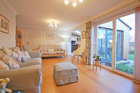 5 Philips Close, Rayne, Braintree, CM77 6DB
