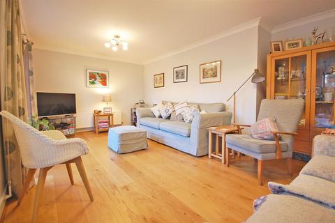 5 Philips Close, Rayne, Braintree, CM77 6DB