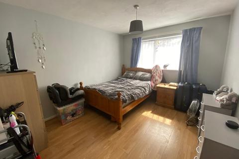 6 Crowthorp Road, Northampton, NN3 5DU