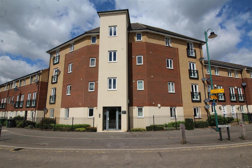 Eagle Way, Hampton Centre, Peterborough 2 bed apartment £135,000