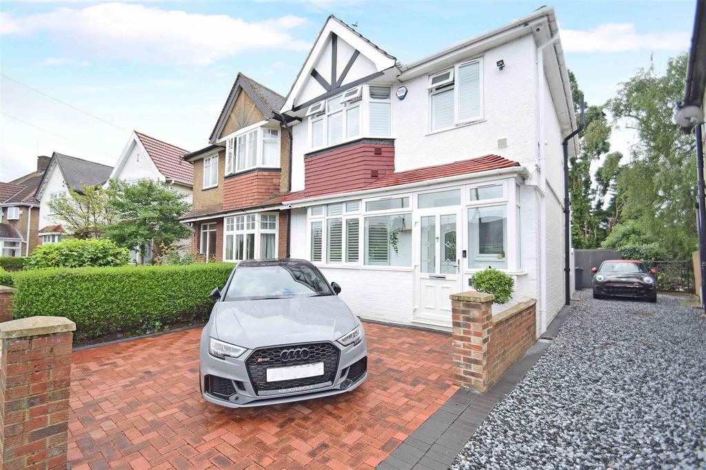 Heath Road, Hounslow 3 bed semidetached house £599,950