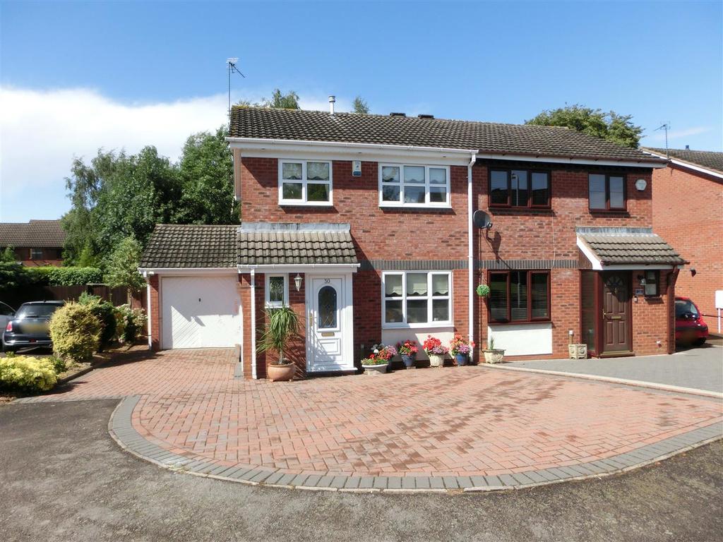 Laburnum Close 30 front.jpg