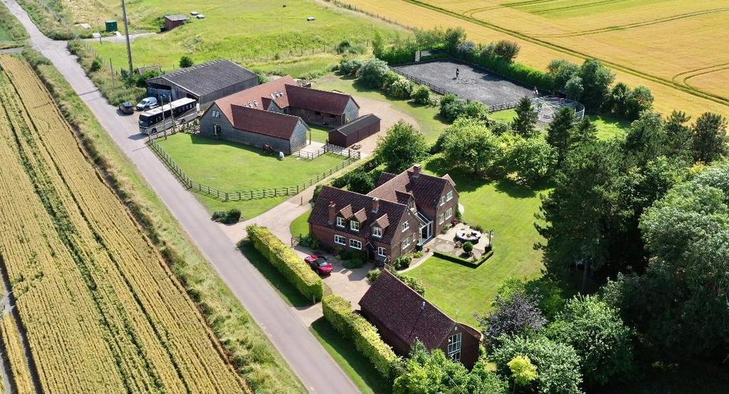 Larkhill, Wantage, Oxfordshire, OX12 8PJ 4 bed detached house £1,750,000