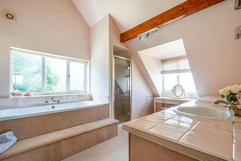 8473134-interior16.jpg