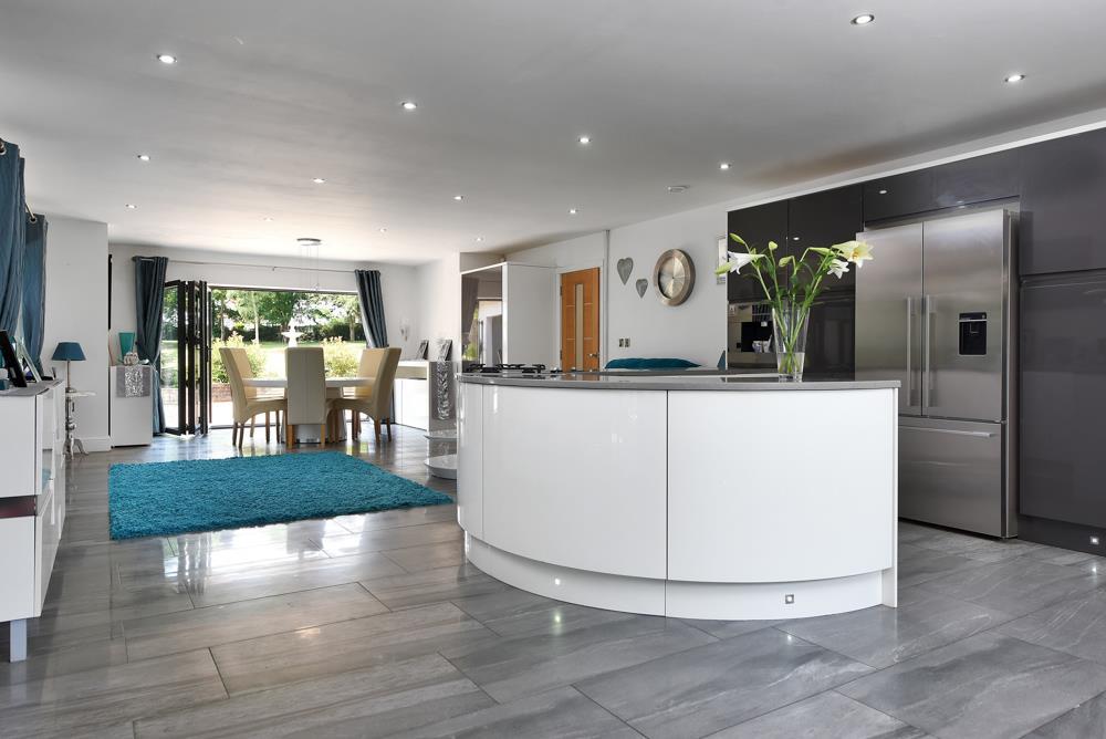 Dining kitchen