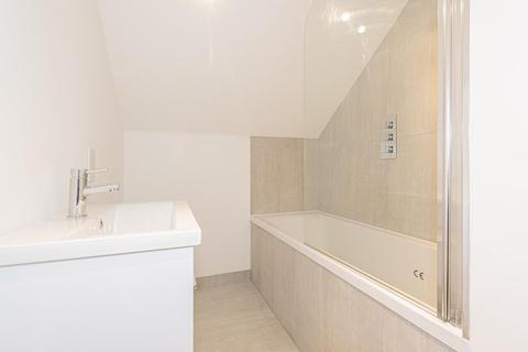 3 Whitmores Close, Epsom, KT18 7JY
