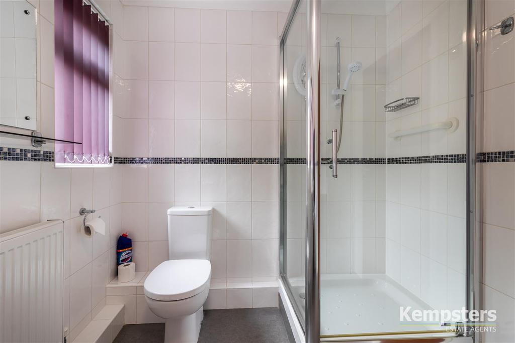 Bathroom 2nd.jpg