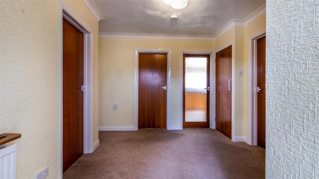 Hallway 2.jpg
