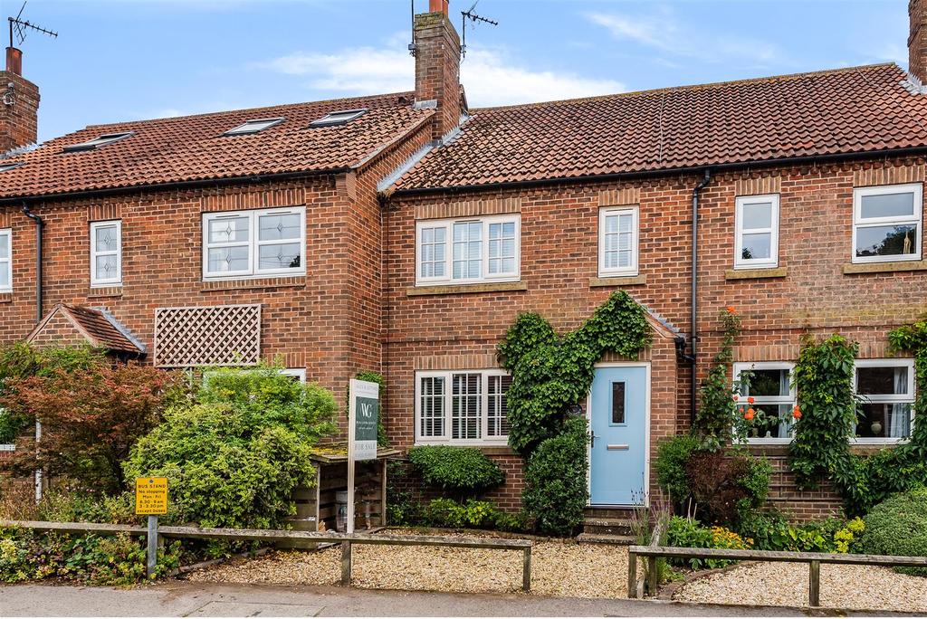 4, Back Lane, Leavening, Malton, North Yorkshire, YO17 9SZ 3 bed
