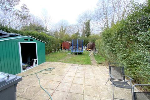 188 Noel Road, London, W3 0JR