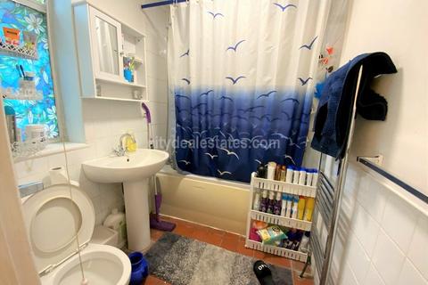 188 Noel Road, London, W3 0JR