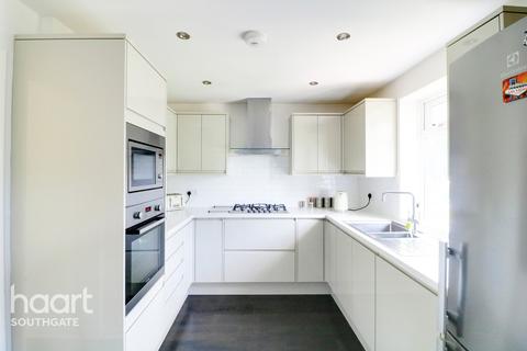 159 The Vale, London, N14 6BA