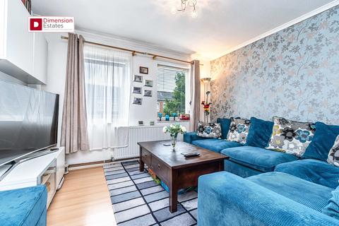 6 Lyneham Walk, London, E5 0HX