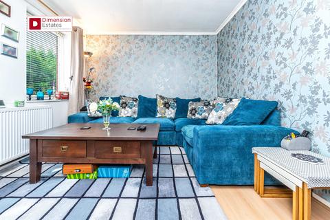 6 Lyneham Walk, London, E5 0HX